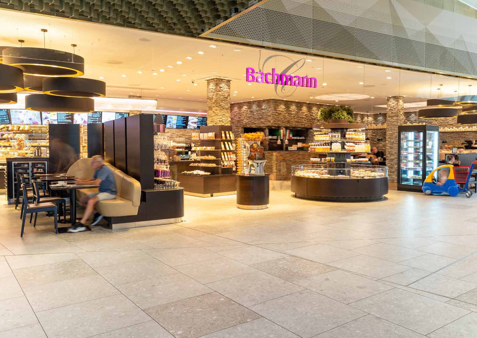 Bachmann in der Mall of Switzerland